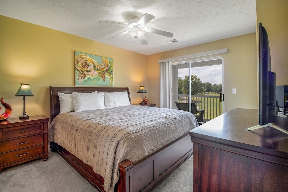 Waterway Village 13h 2 Bedroom Condo