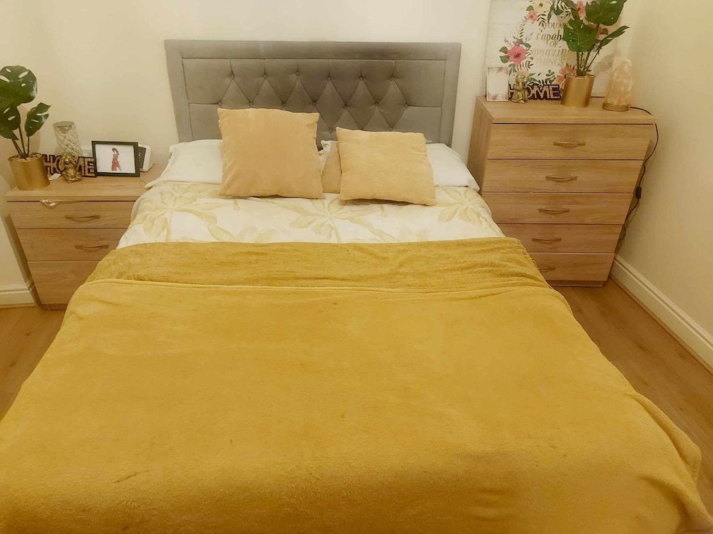 Spacious 1-bed Apartment in Leeds view 3