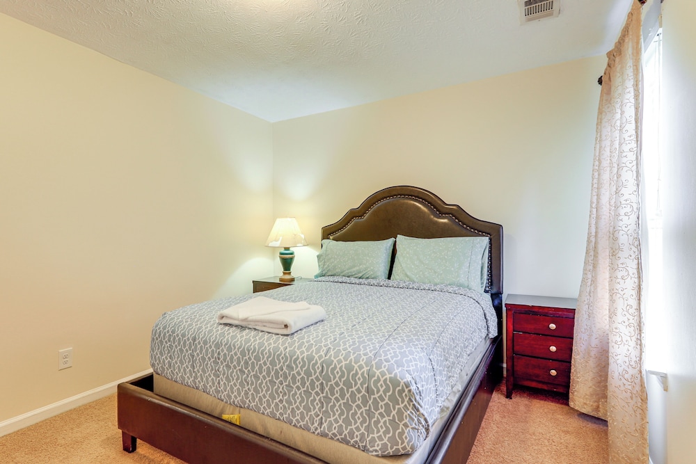 Pet-friendly Home w/ Pool Access in Snellville!