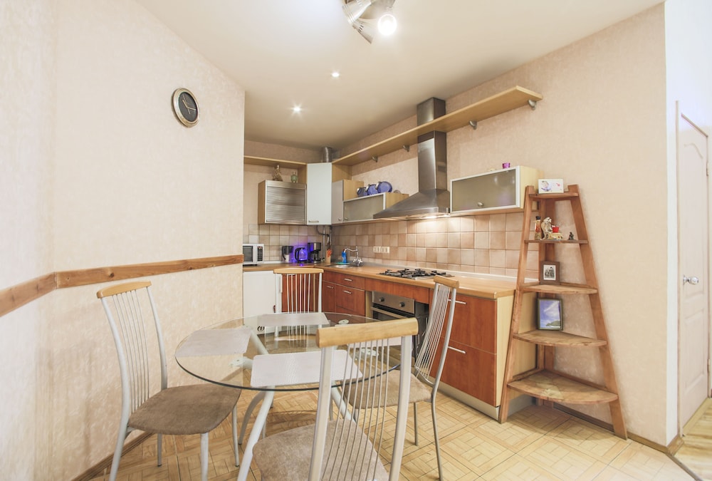 Apartment on Marata 35 view 5