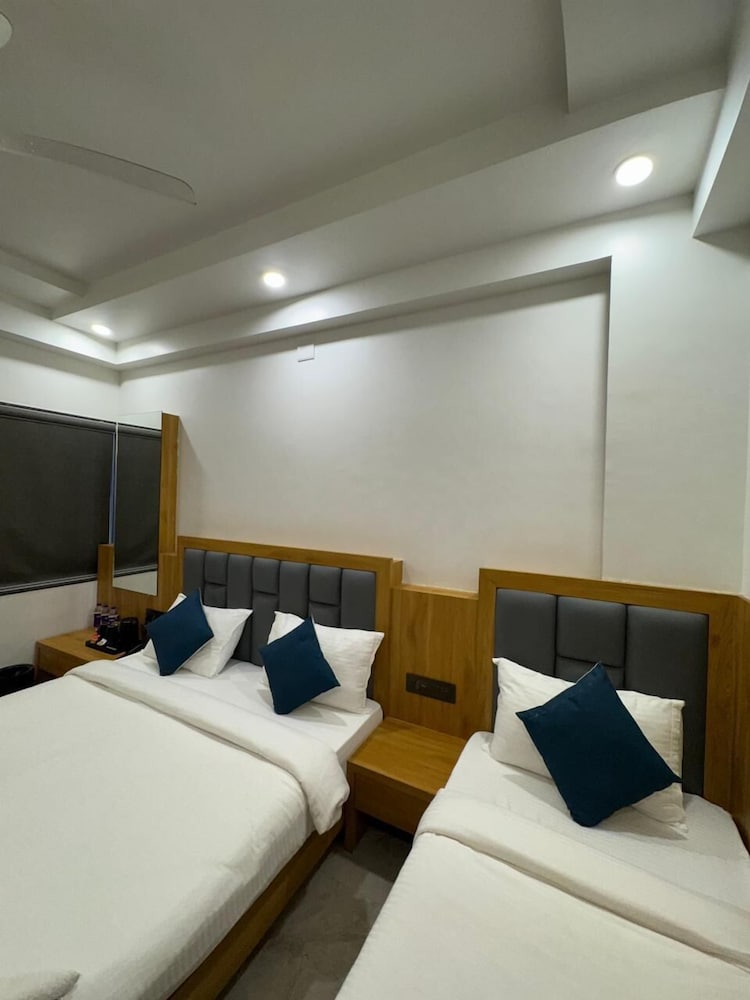 Hotel The Premier Dwarka