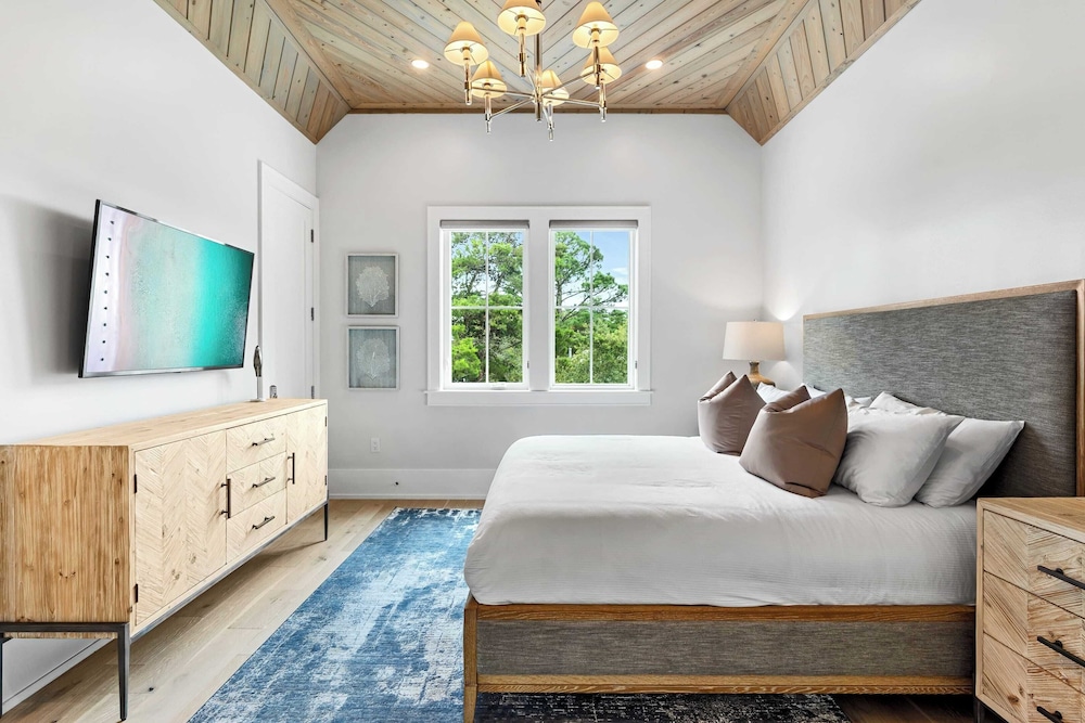 30A Beach Bliss by Avantstay Golf Cart + Luxury Private Pool