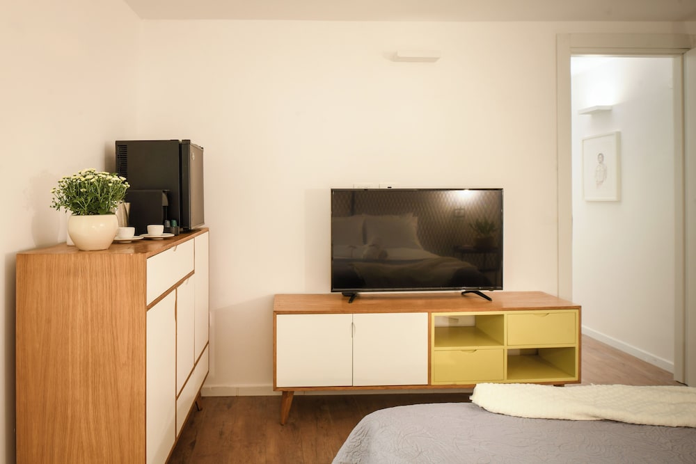 The Carmel House Apt hotel By Sea N Rent view 4