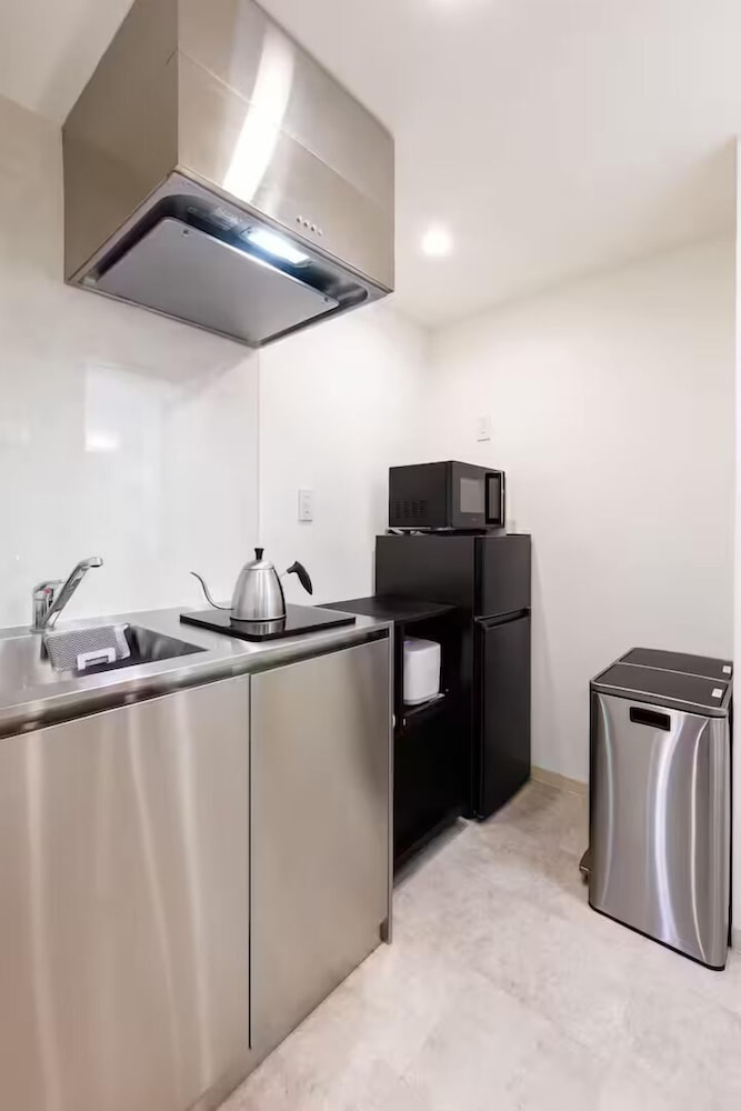 Kuromon Central Self Inn302