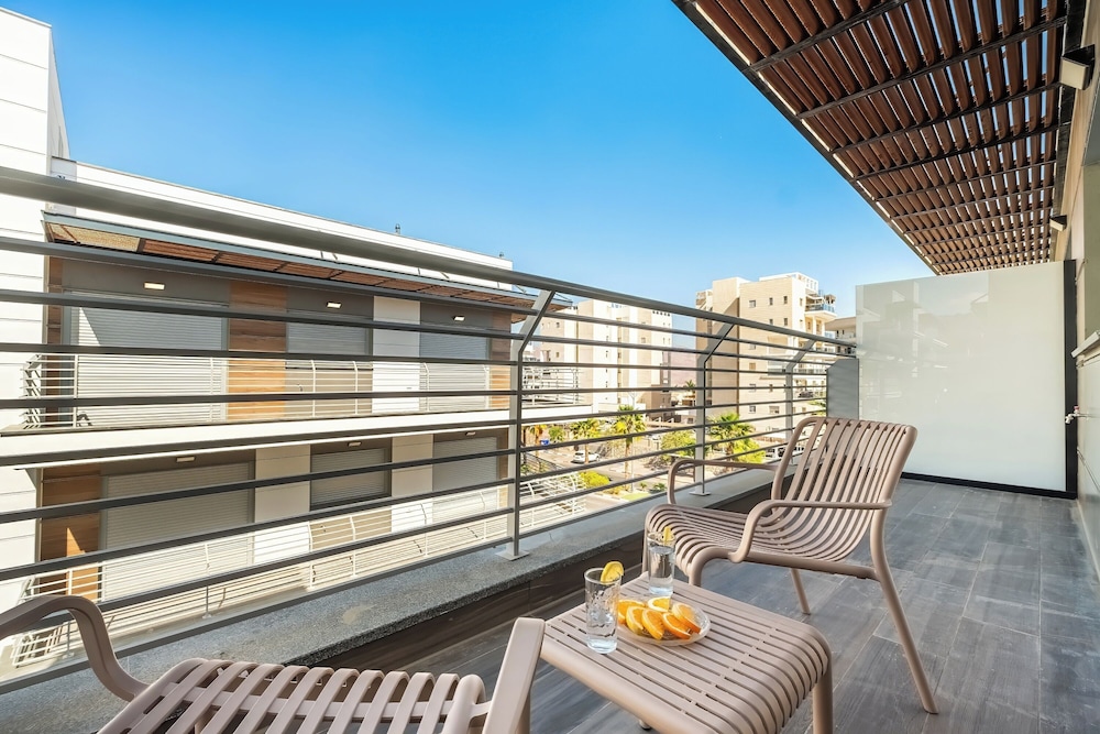 Stylish Eilat Stay w Pool by Sea N Rent