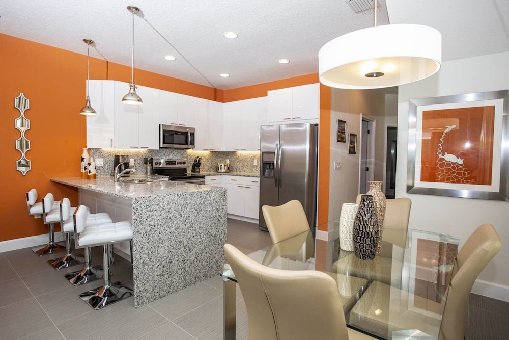 New and Modern Villa Near Disney