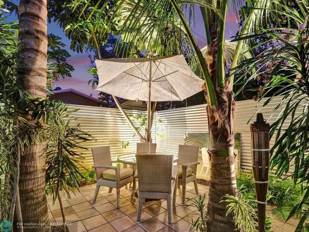 Buddha House 3BR 2BA Home -lush Backyard