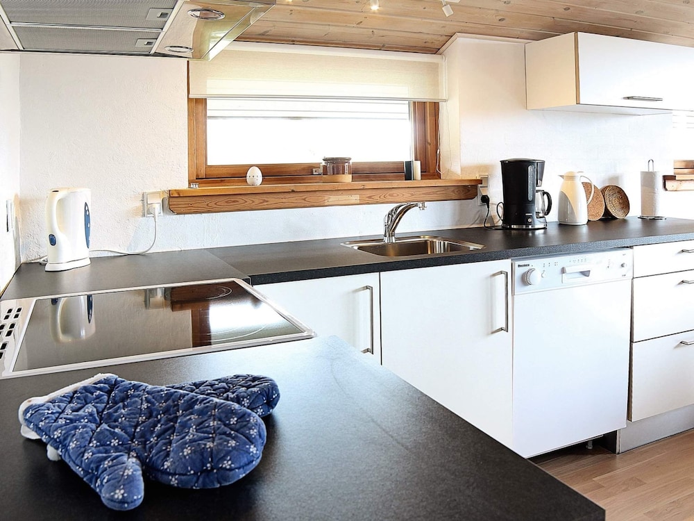6 Person Holiday Home in Ringkobing view 4