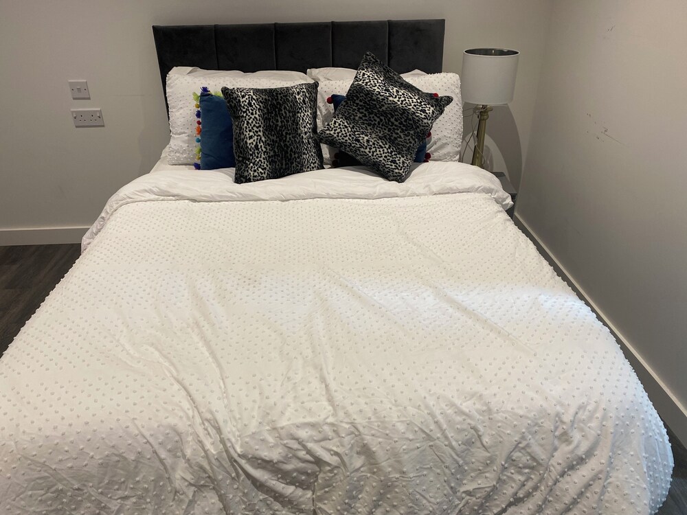 Remarkable 3-bed Apartment in London
