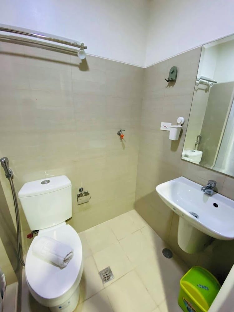 Shore 1 Tower B Unit 1250