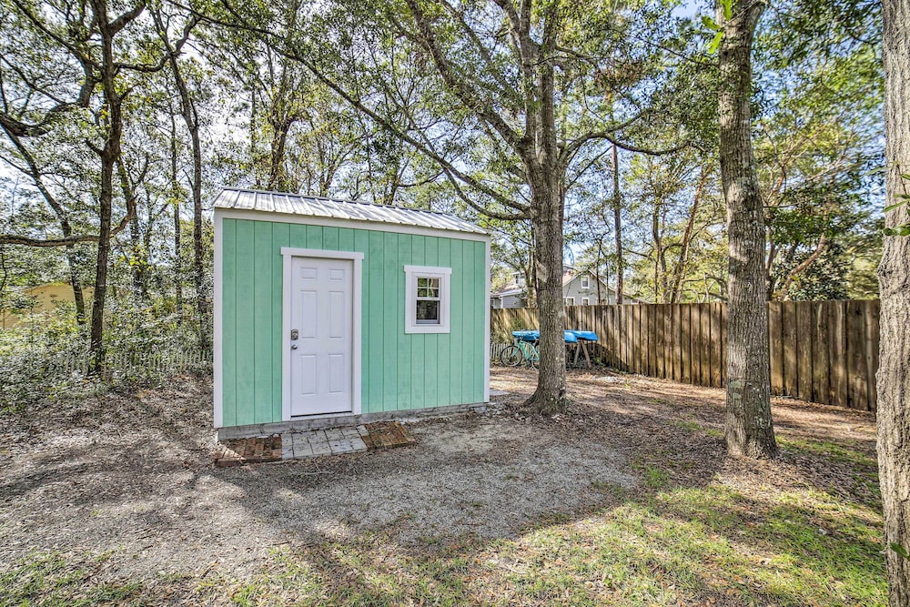 Oak Island Home w/ Yard < 1 Mi to the Beach! view 3