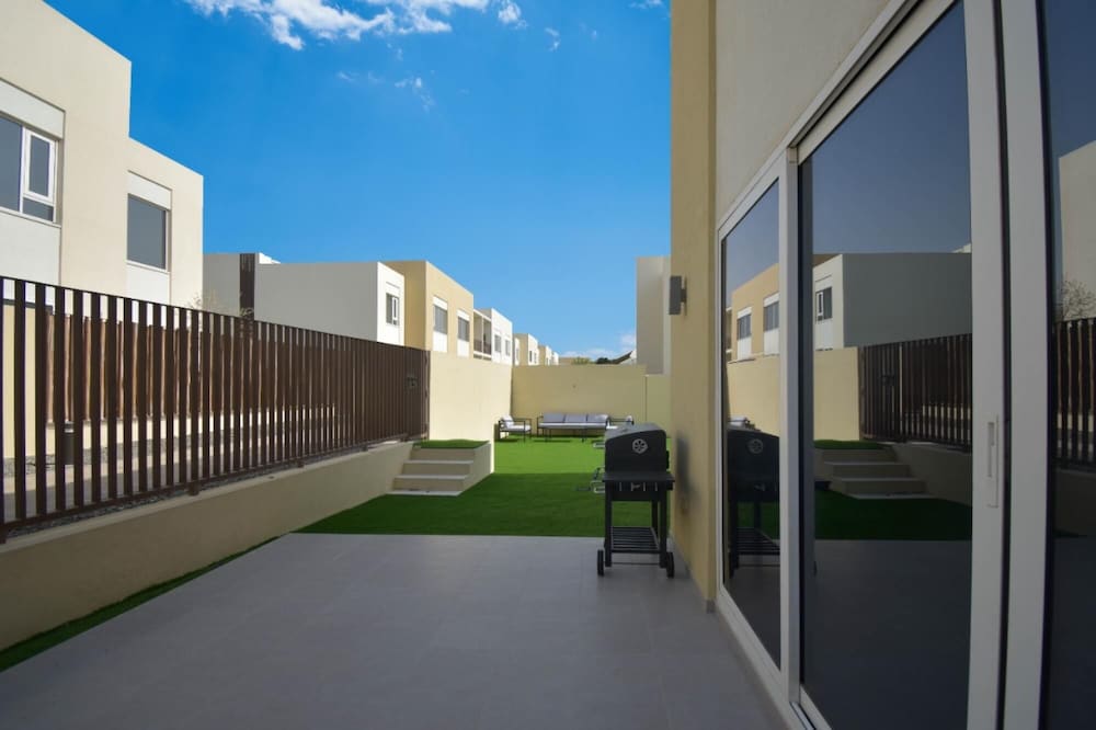 Elegant 3 BR Dubai South