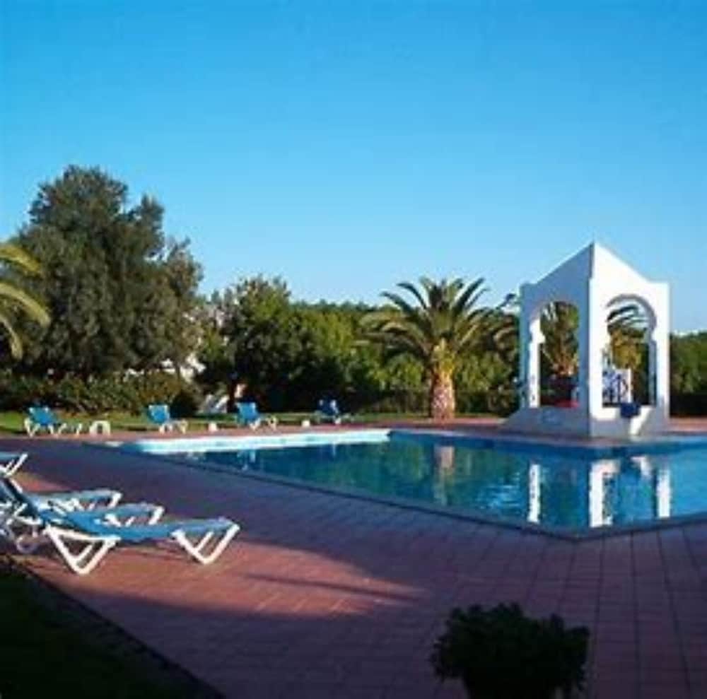 Quinta Velha Pool Terrace Flat15