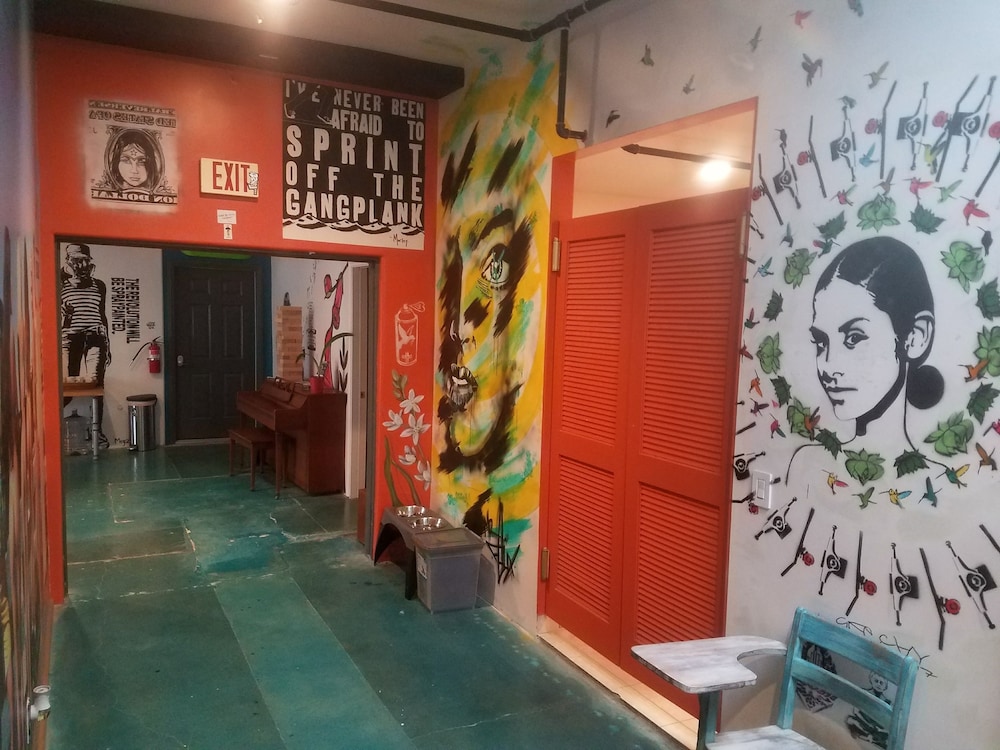 House of Trestles - Hostel