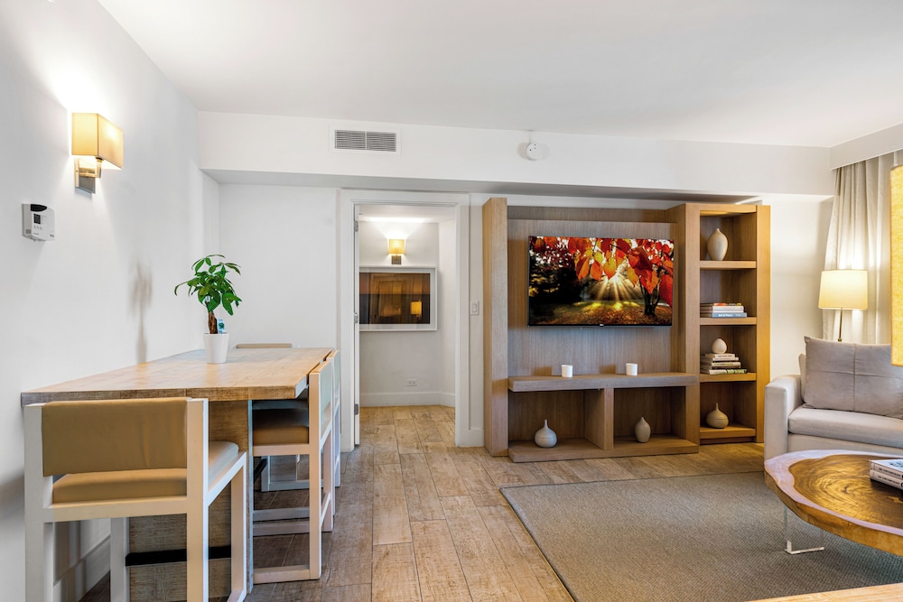 Luxury Vacation Rentals at 1 Hotel & Homes by LRMB