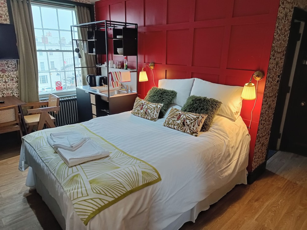 Rooms on The Prom