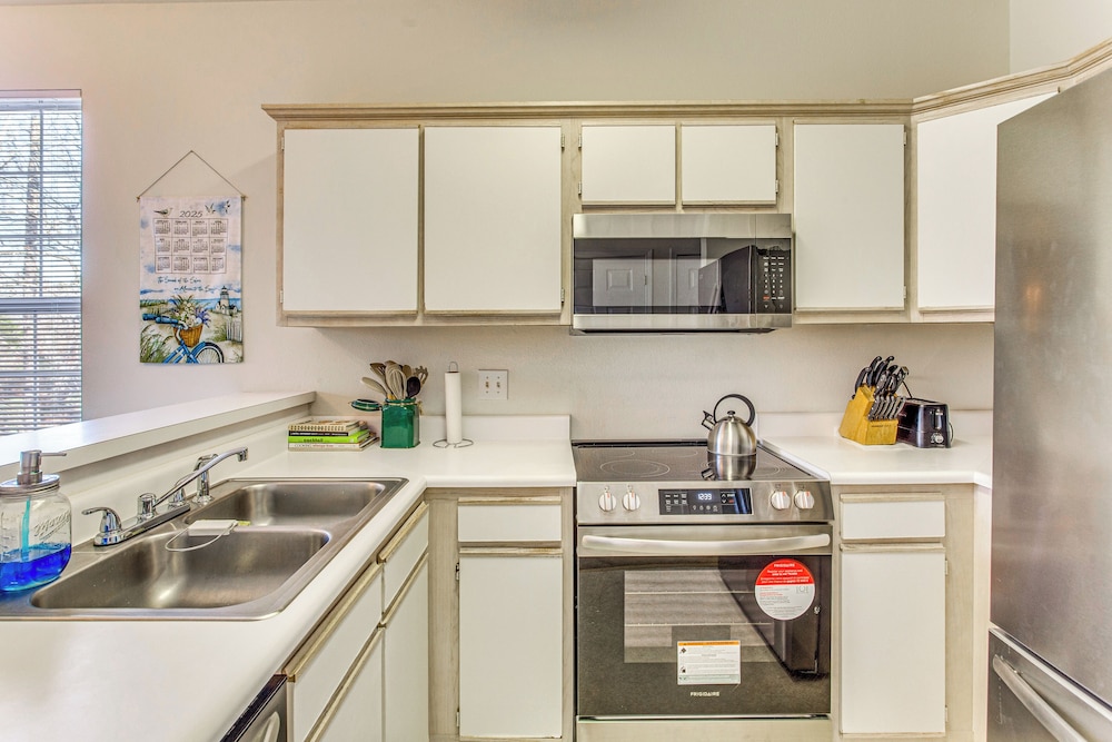 Myrtle Beach Condo: 6 Mi to Ocean!