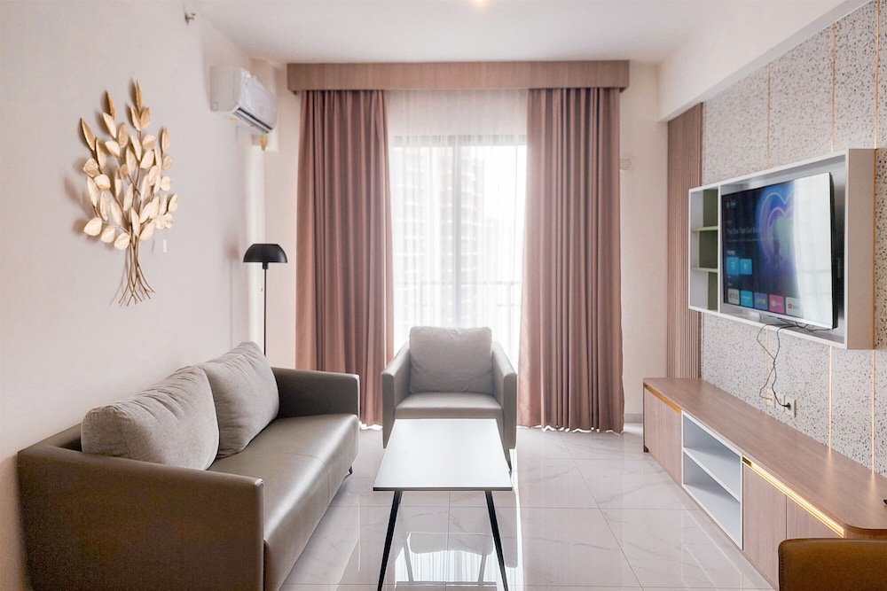 Elegant and Comfort 3BR at Sky House BSD Apartment