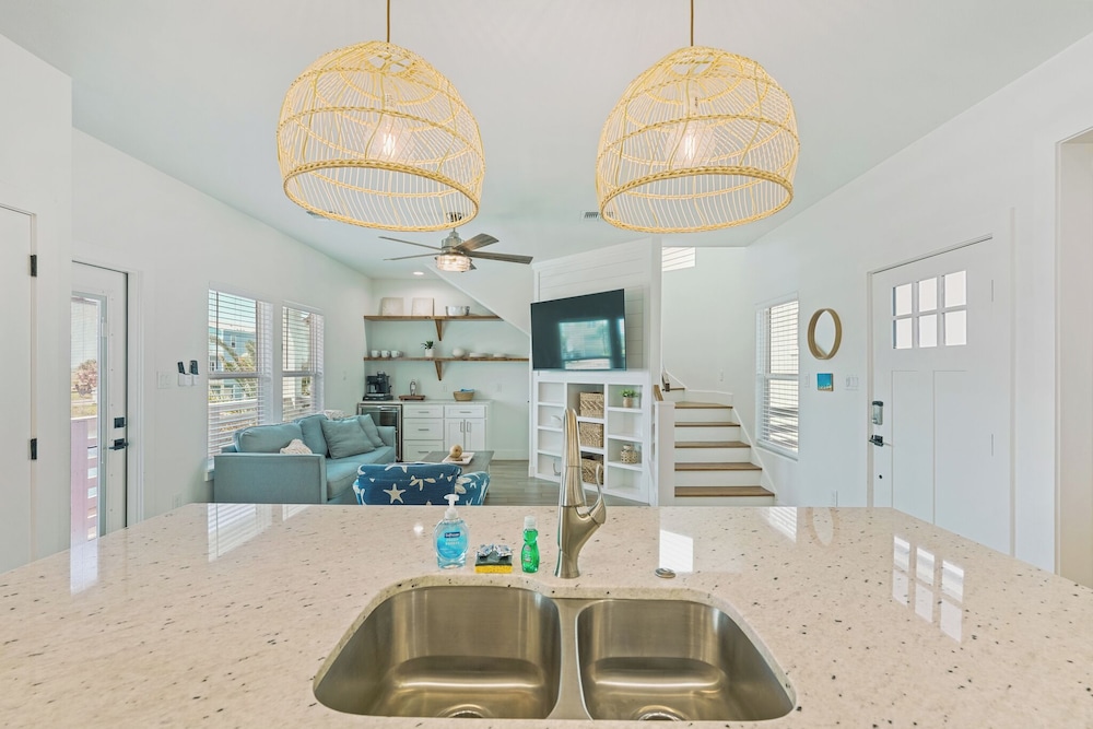 Chancla - Pet Friendly! Community Pool!