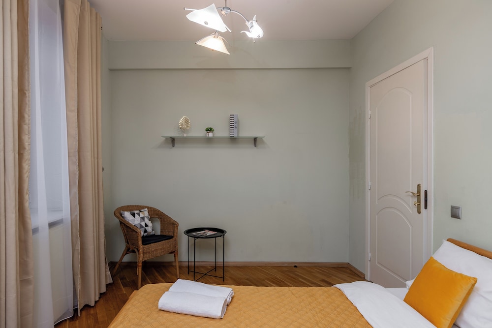 Spacious apartments near Pobedy Square