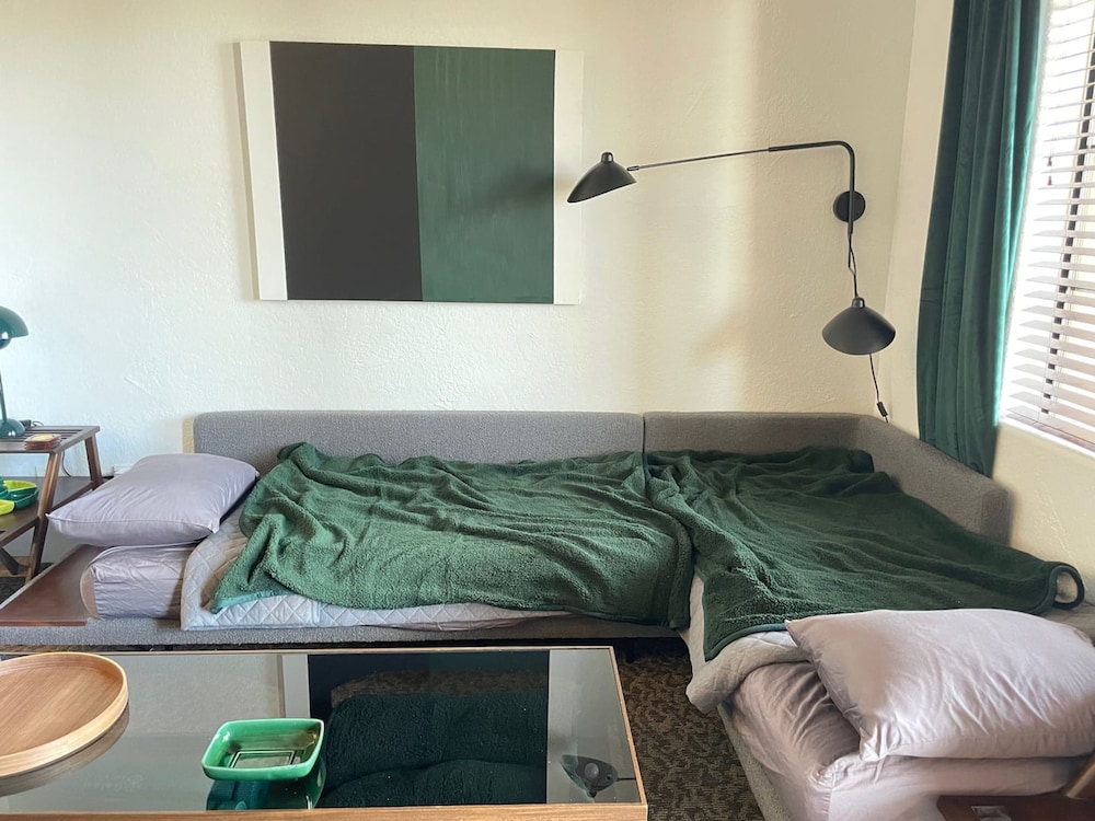 MCM Styled Condo Sleeps 4 Pool hot tub