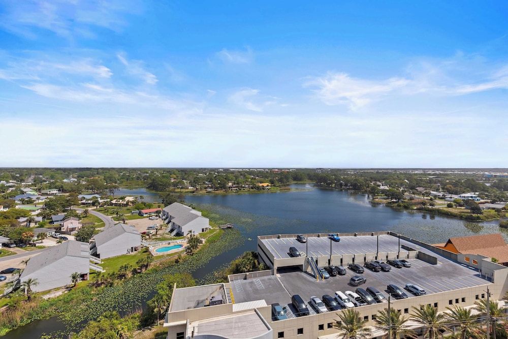Beachfront Stay w/ Resort Amenities & Gulf Views Sterling Breezing #506