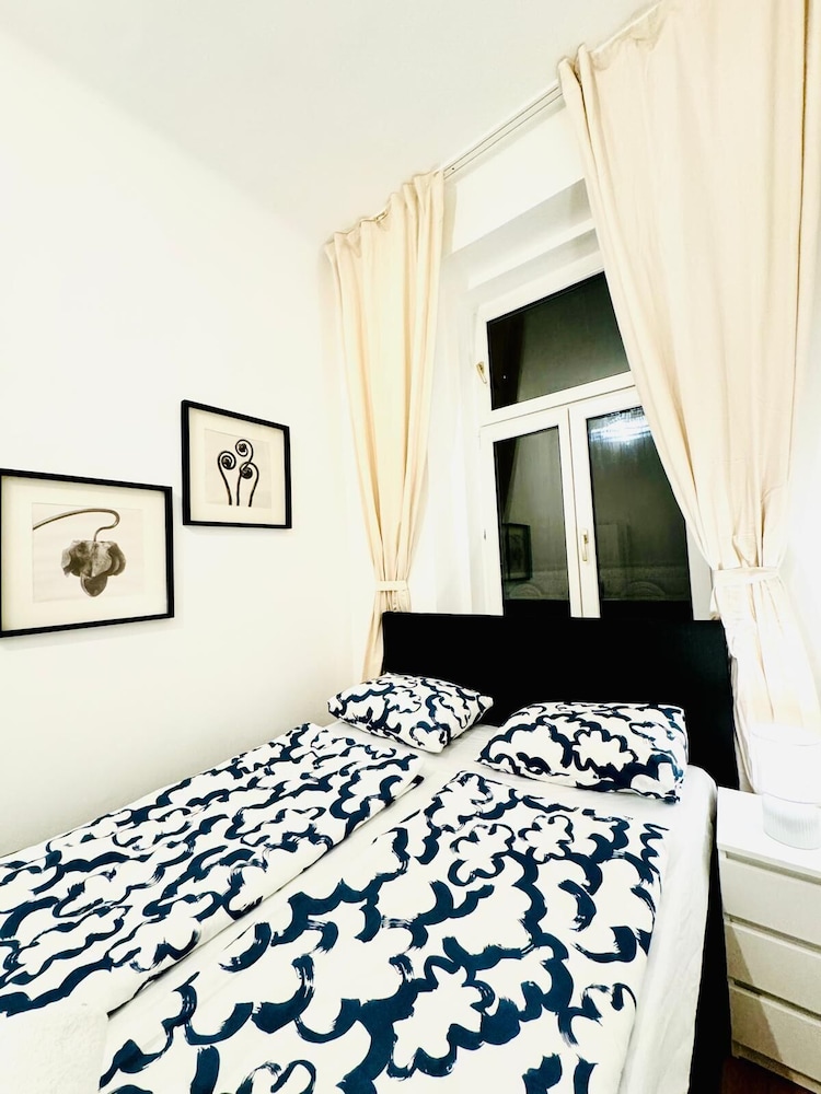 5BR Apt For 10 Walk to Kaufpark Alterlaa