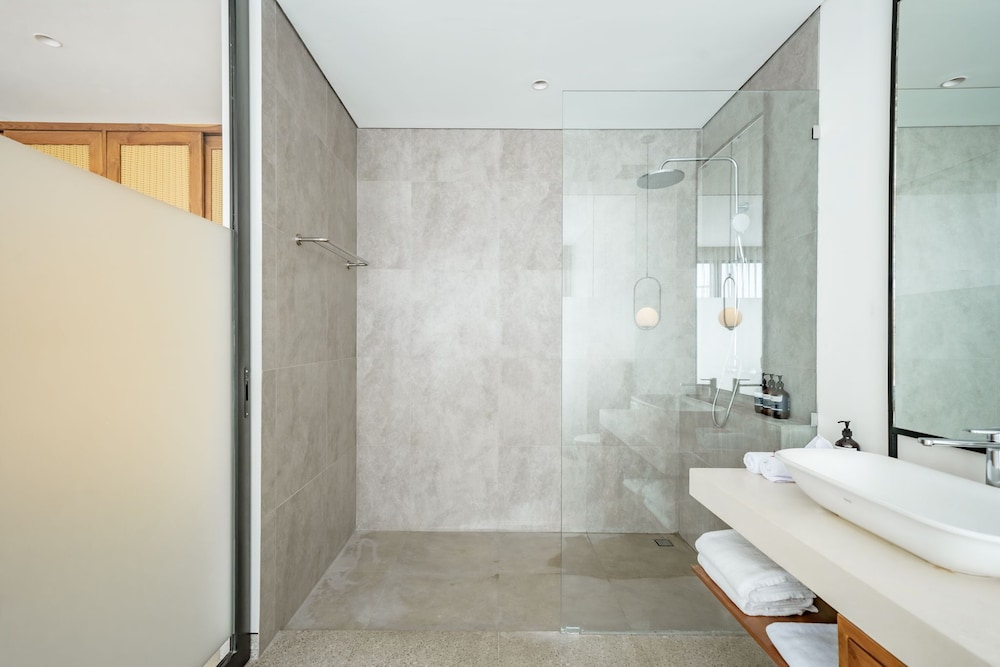 RHYS Villa Pererenan