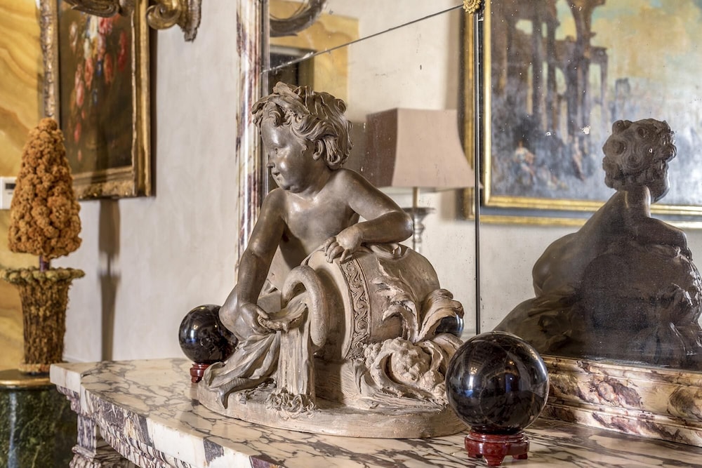 A Prince in Rome Elegant Navona Terrace Apartment