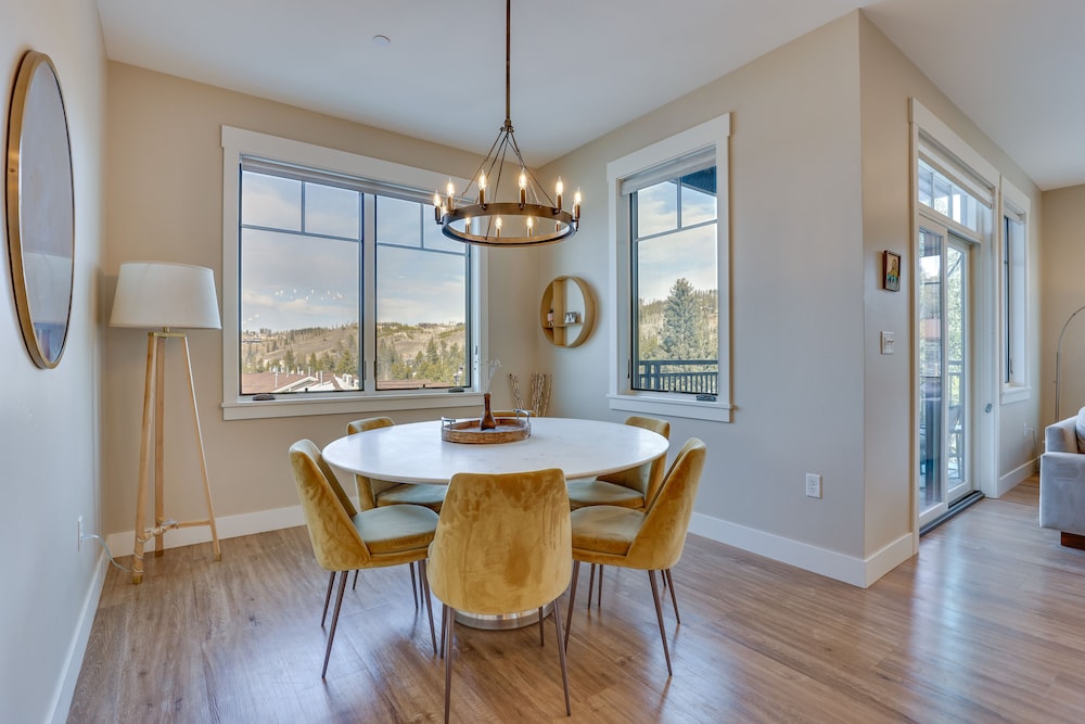 Winter Park Condo w/ Balcony ~ 4 Mi to Slopes