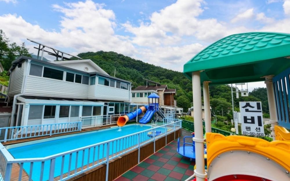 Gapyeong Shinbi Kids Pool Villa