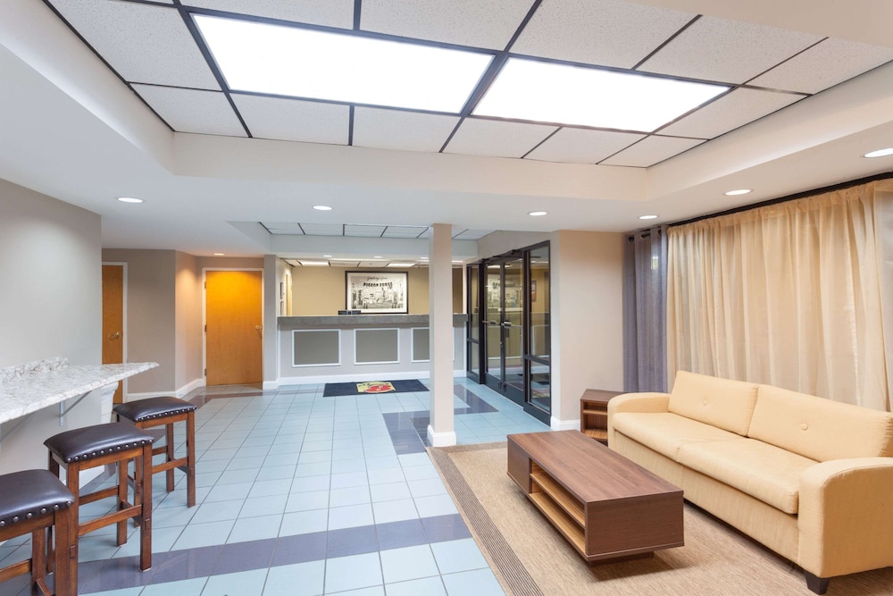 Super 8 by Wyndham Pigeon Forge Dollywood Lane - Property Image 31