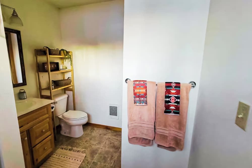 1 BR Bunk House on Long Hollow Ranch, Dog Friendly