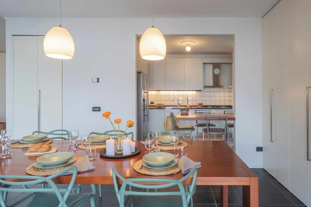 Besana 9 On the Lake - Private Garden & Parking by Rent all Como