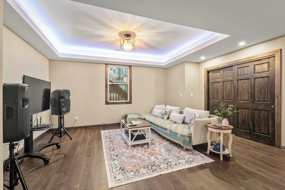 Lakeview Sunset Heaven Waterfront Escape + Private Dock Firepit + Game Room New Construction
