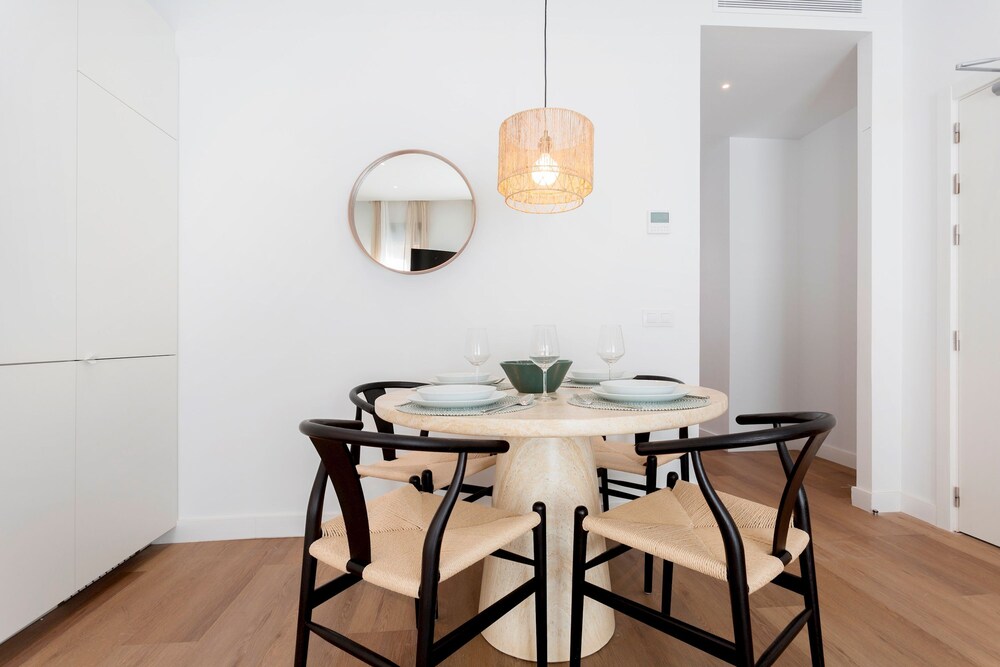 Lovely 2BD Apartment in Madrid Zabaleta I