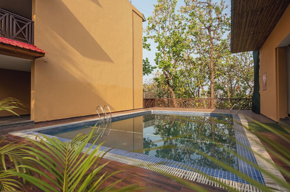 Aavaas Hill Resort