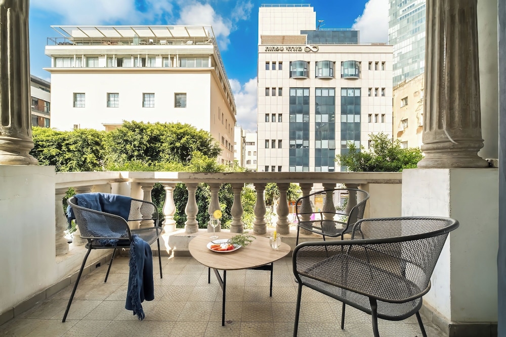 Allenby Urban Living Apartments by Sea N Rent