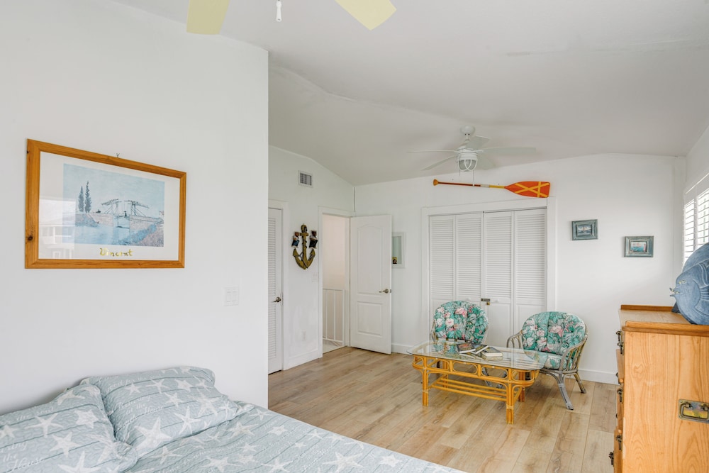 Dock + Balcony: Serene Big Coppitt Key Escape