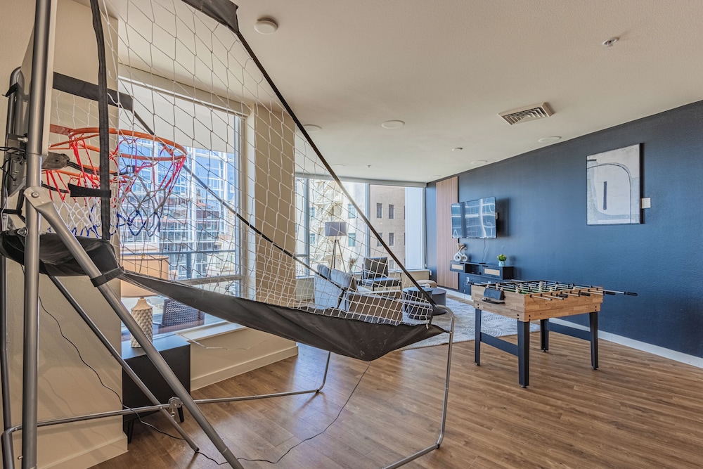 ROVE LIVING/KL - 44 Monroe