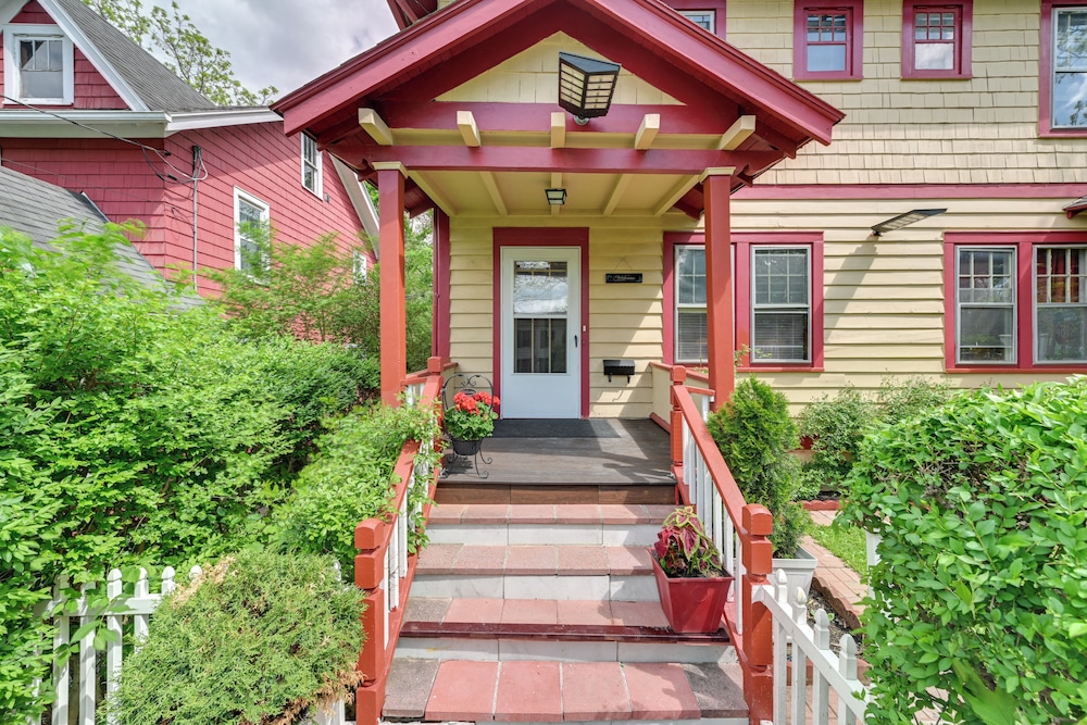Walk to Cornell University: Charming Duplex!
