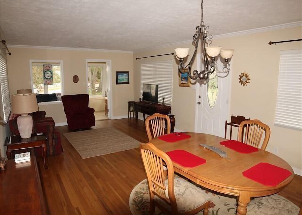Pet Friendly, 2 Bedroom, Wifi - Bella Casa view 2