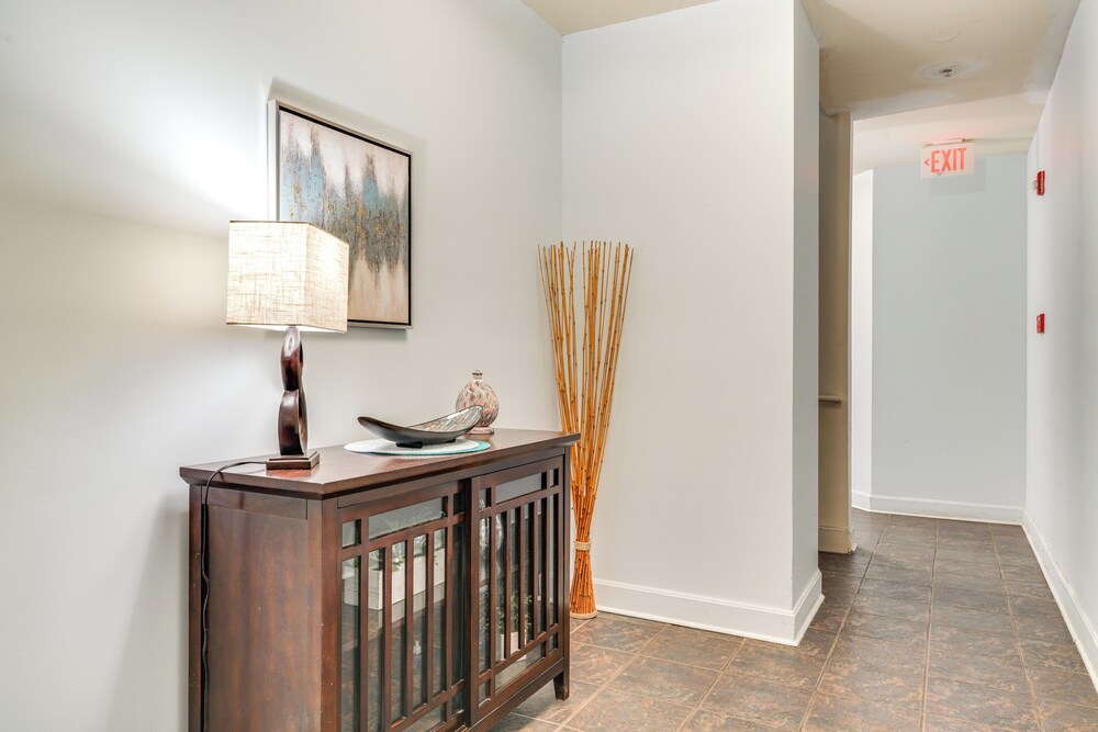 Downtown Louisville Escape: Perfect for Events!