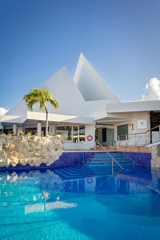 Sunset Marina Resort & Yacht Club