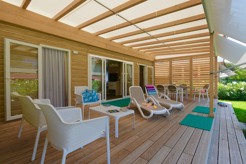Isamar Holiday Village