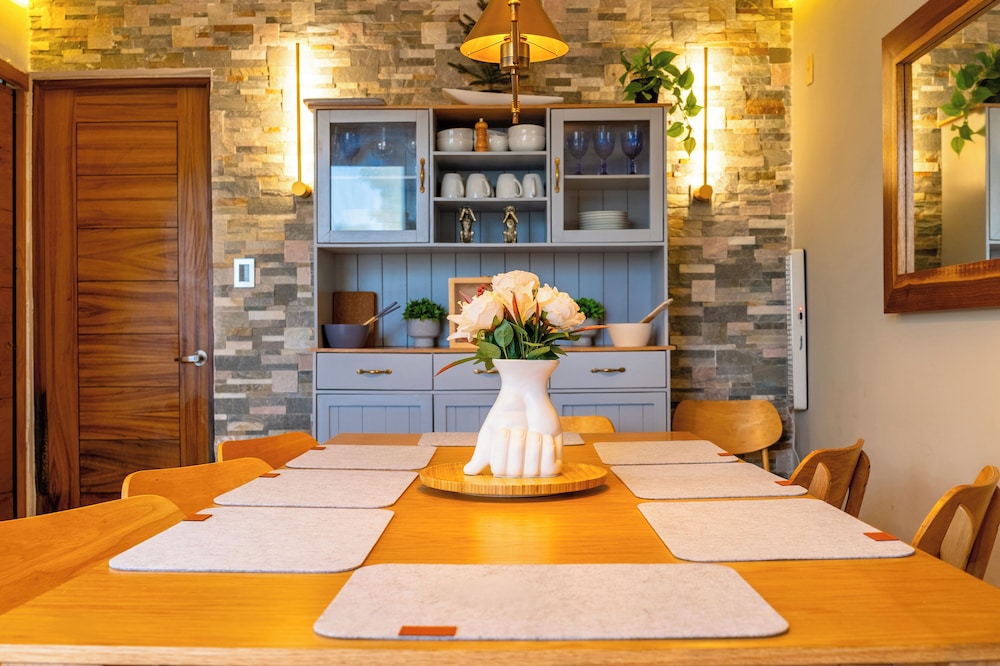 Family Condo with 3 BDR Pool & Hot tub