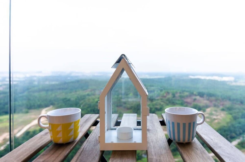 Chic 2BR Dpristine 9 Next to Legoland Free Parking