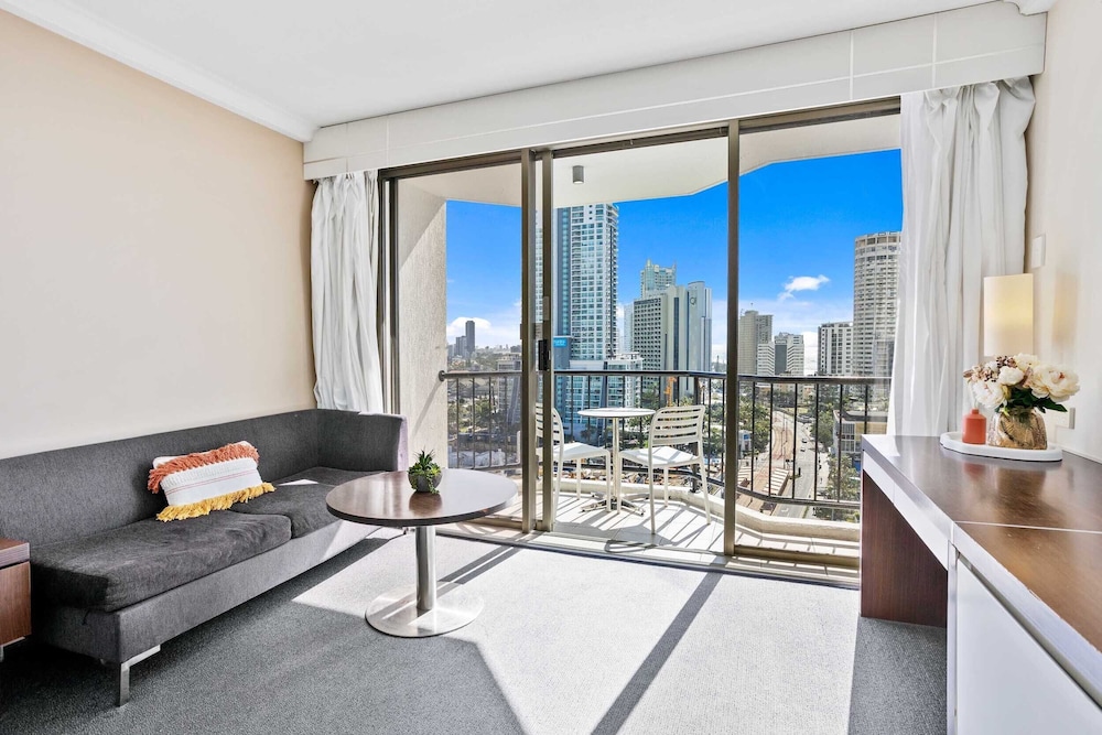 Surfers Paradise Vacations - Ocean View Surfers Paradise Studio Suite - Property Image 6