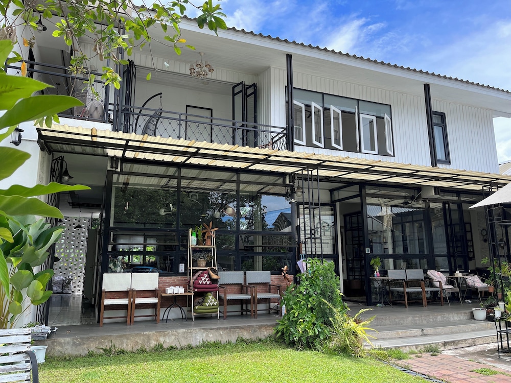 Sherloft Home & Hostel