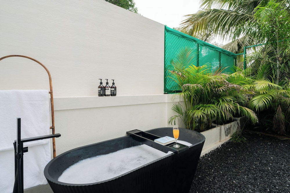 ELIVAAS Ekam | Luxe 4 BHK Villa With Pvt Pool & Patio